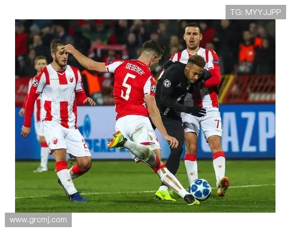 贝林领取上赛季欧冠最佳年轻球员奖项:感谢皇马全队的支持 贝林领取上赛季欧冠最佳年轻球员奖项:感谢皇马全队的支持